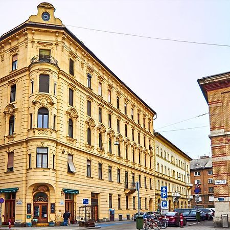 Rákóczi Apartman Apartamento Budapeste Exterior foto