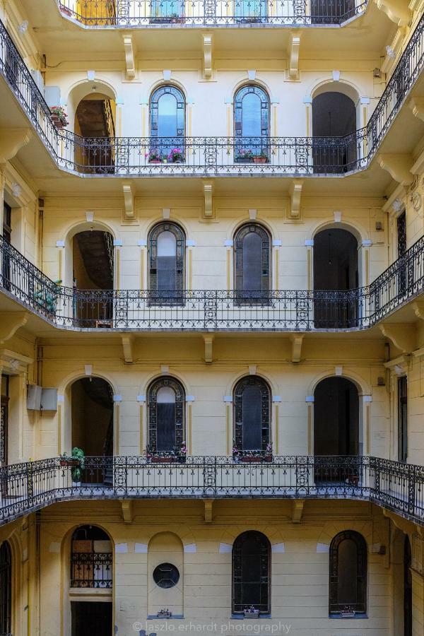 Rákóczi Apartman Budapeste Exterior foto